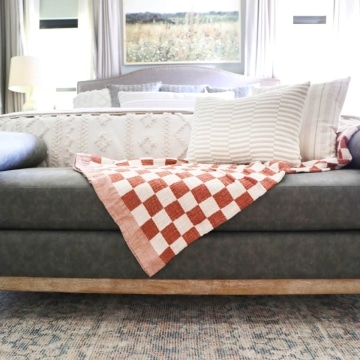 rug_and_bench