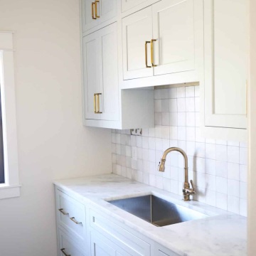 38.laundry_cabinets