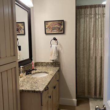 41.bathroom_before