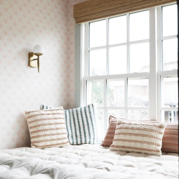 15.window_seat_girls_room