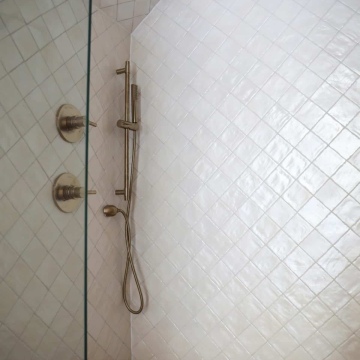 37.shower_details