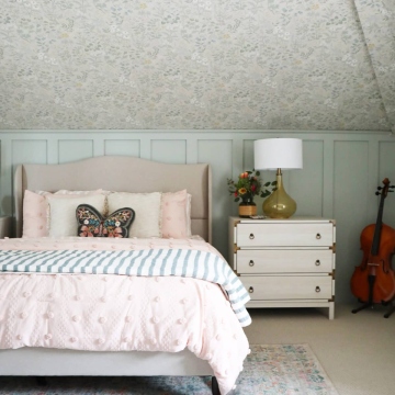 49.colorful_girls_room