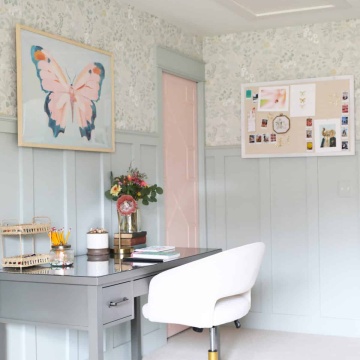 52.girls_room_desk