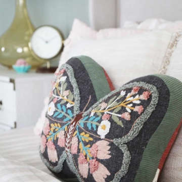 9.butterfly_pillow