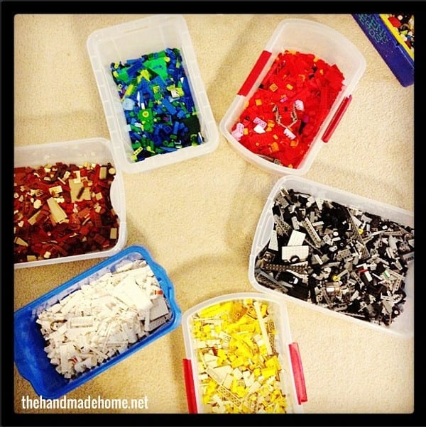 color_coordinated_legos