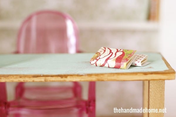 dollhouse_ghost_chair_and_desk