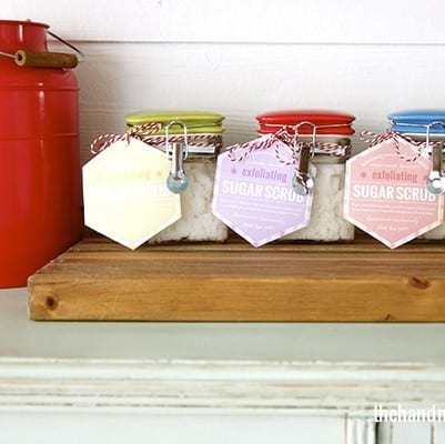 how to make sugar scrub {the perfect gift!}