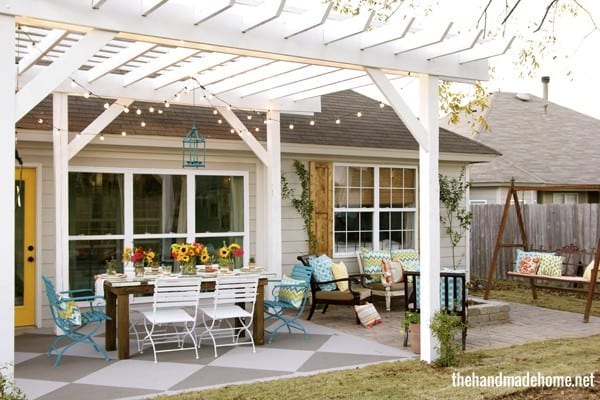 outside_pergola_patio_swing
