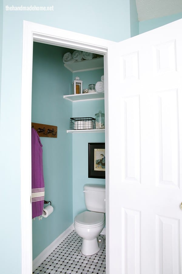 simple bathroom shelving