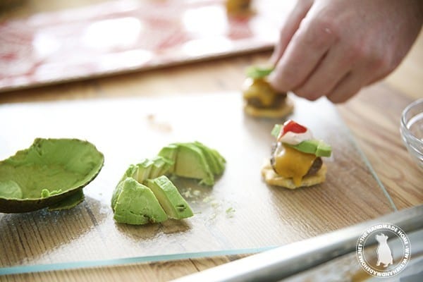 make_easy_mini_burger_bites