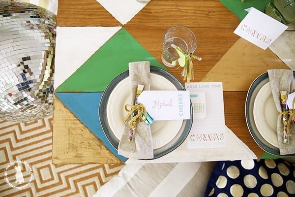 new_years_table_setting