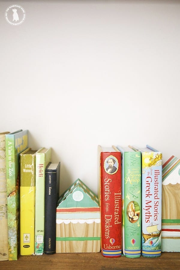 diy_house_shaped_bookends
