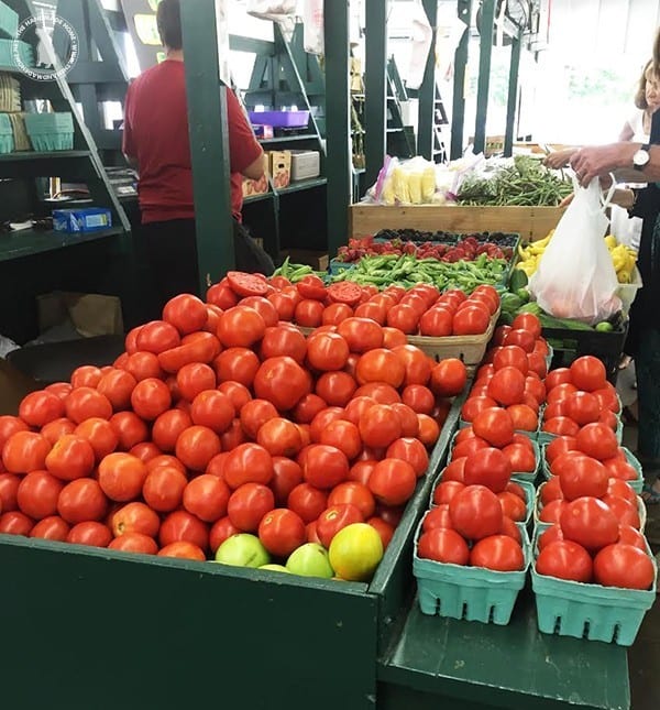 farmers_market_fresh_tomatoes