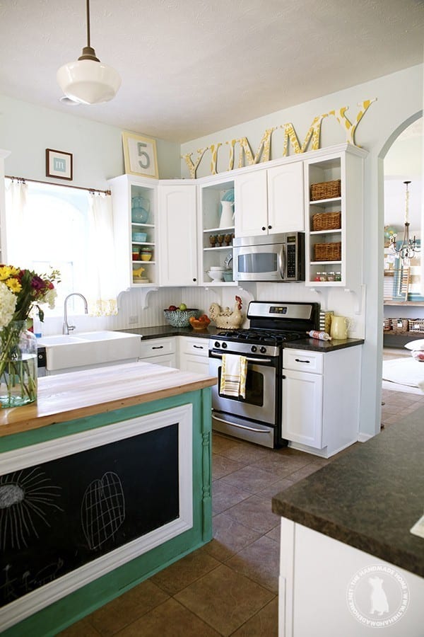 bright_kitchen_island