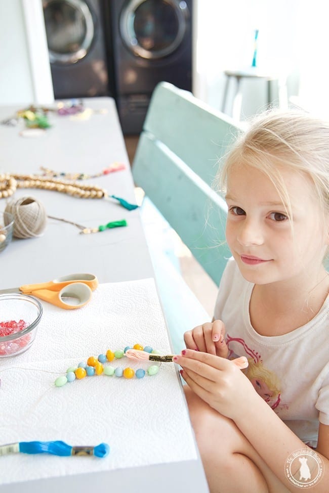 make_your_own_necklaces_for_kids
