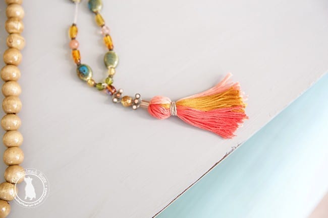tri_color_tassel