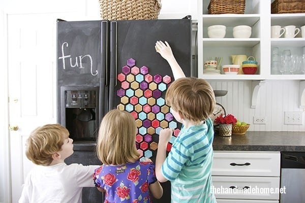 hexagon_magnets_chalkboard_fridge