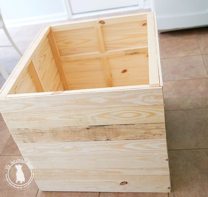 how_t_build_an_outdoor_toybox
