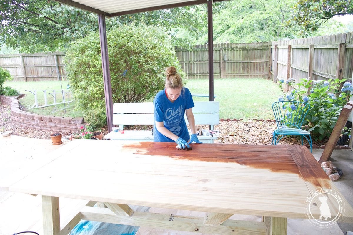 how to build an outdoor farmhouse table