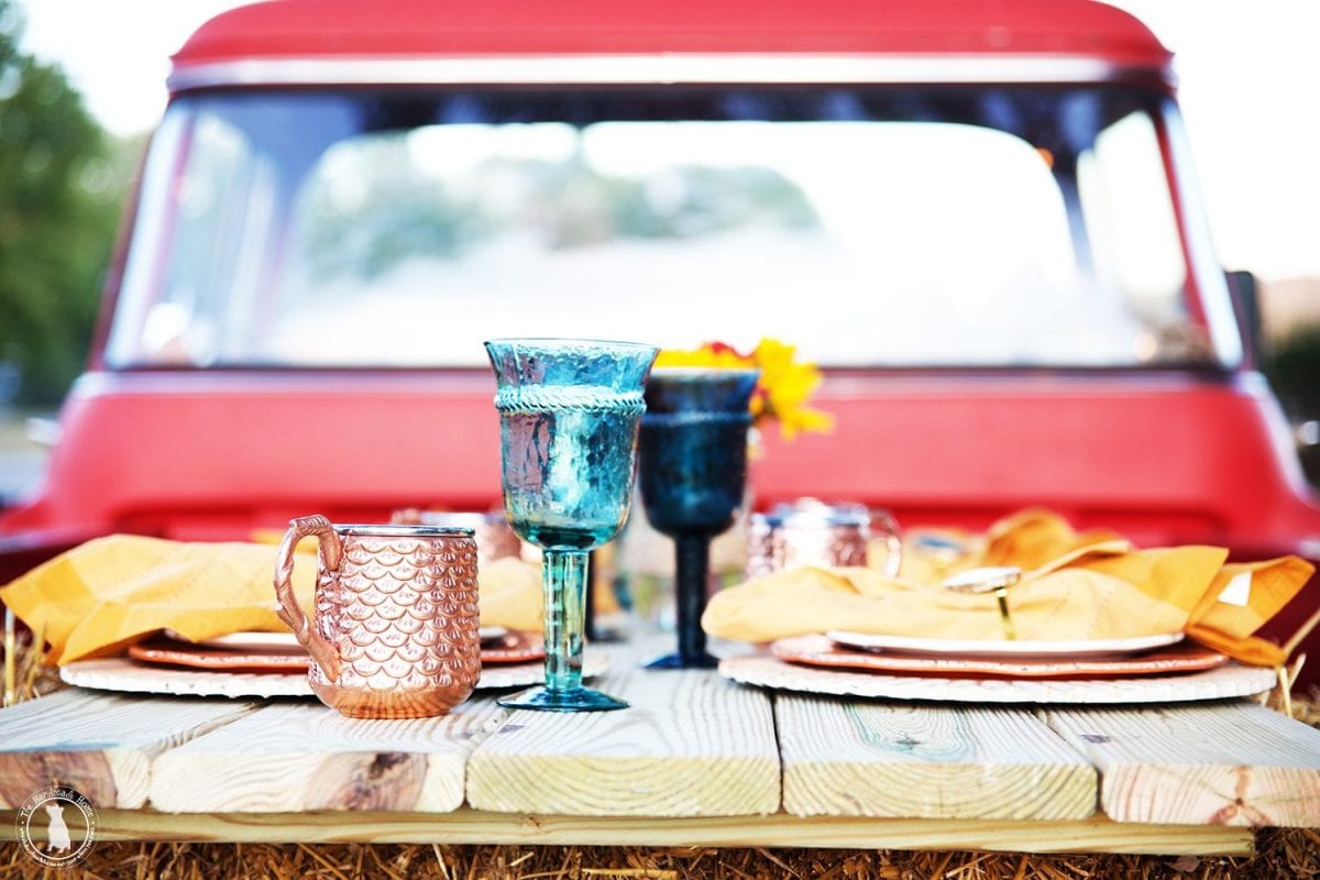 tablescape_back_of_truck2