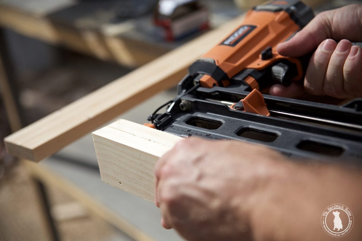 how_to_build_wooden_shelves