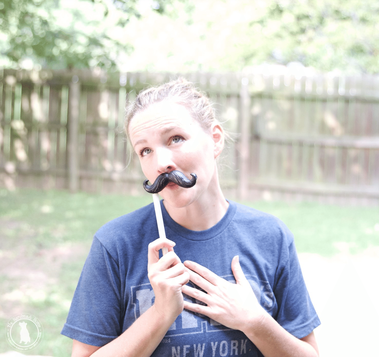 mustache-cork-pull
