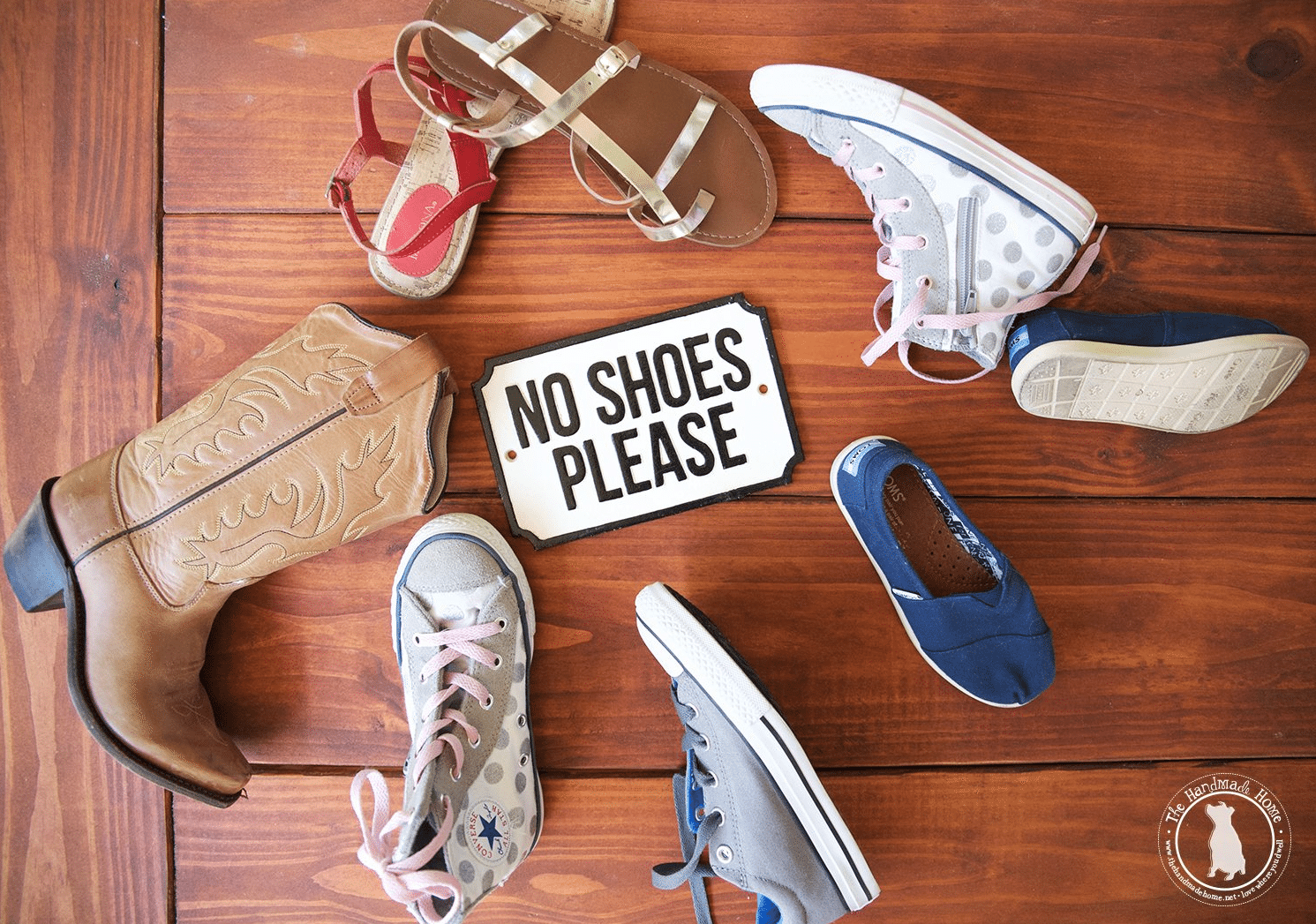 no-shoes-please