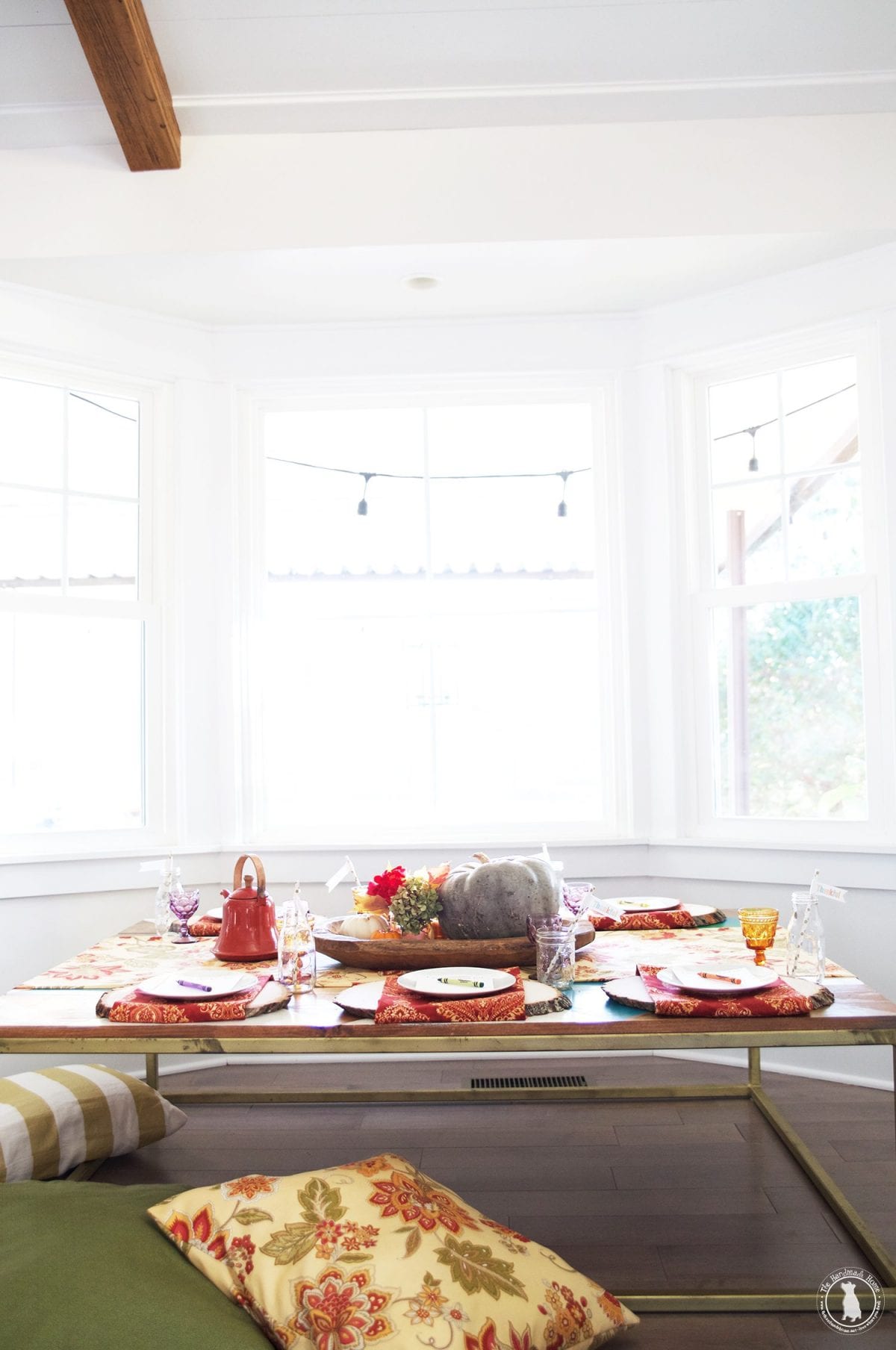 tablescape_kids_thanksgiving_colorful