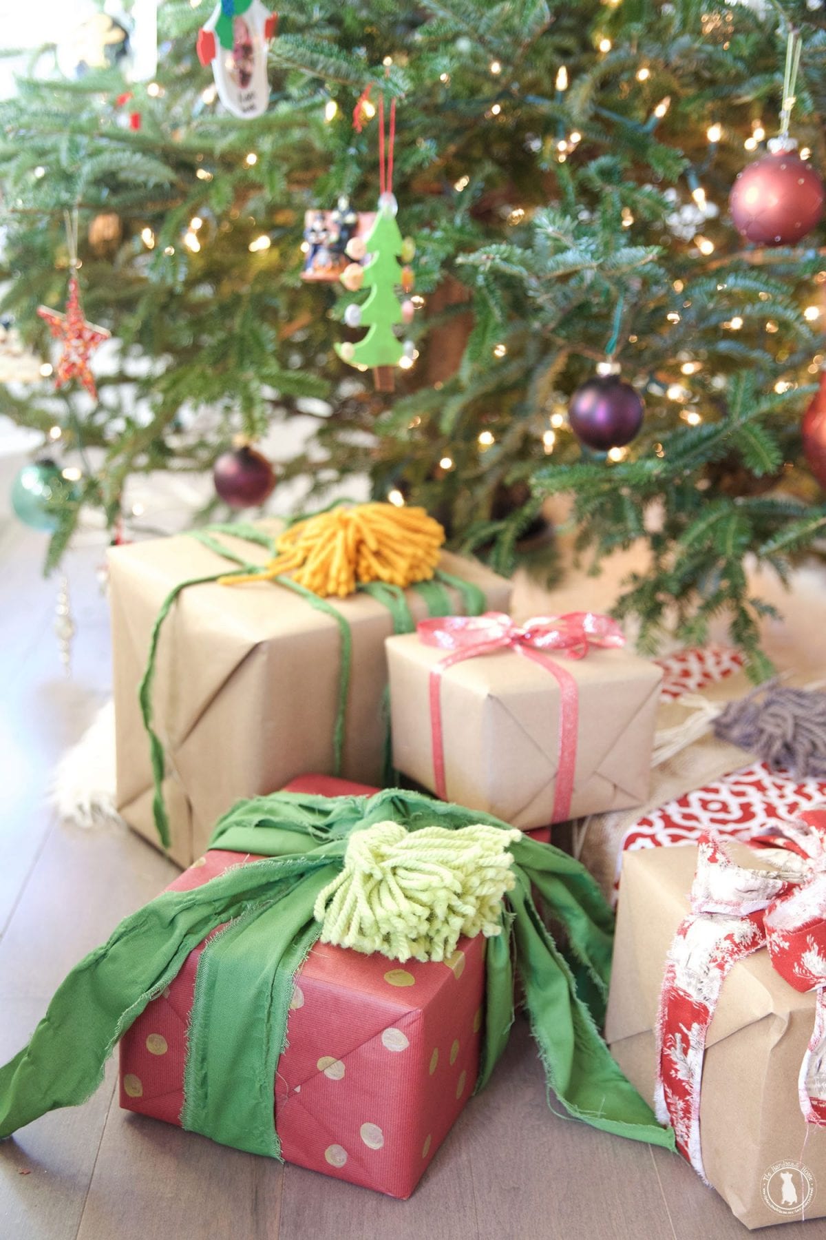 presents_under_the_tree