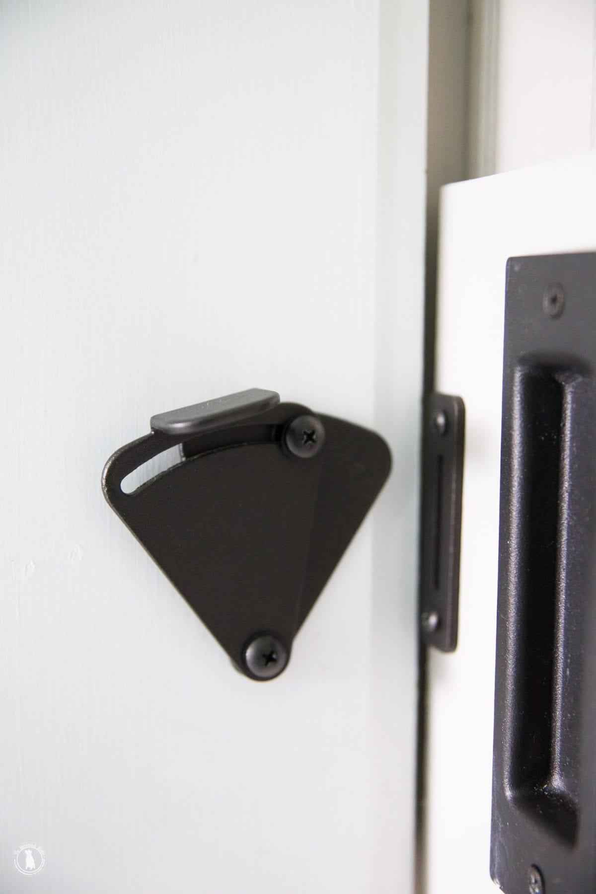 how to add a lock to a barn door