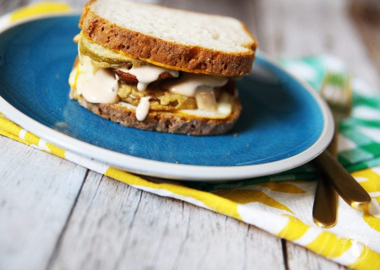 Gluten free sandwich – fried green with comeback sauce