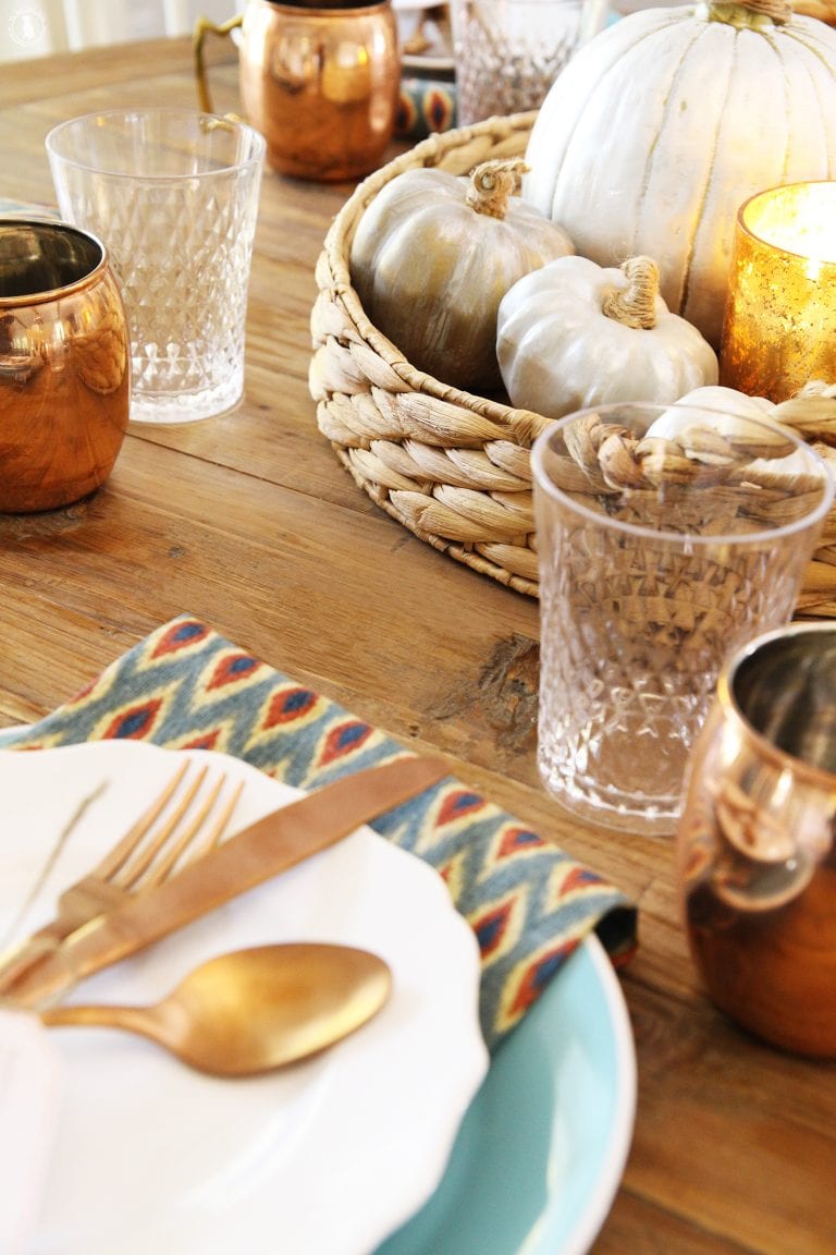 an easy thanksgiving tablescape {+ freebies!}