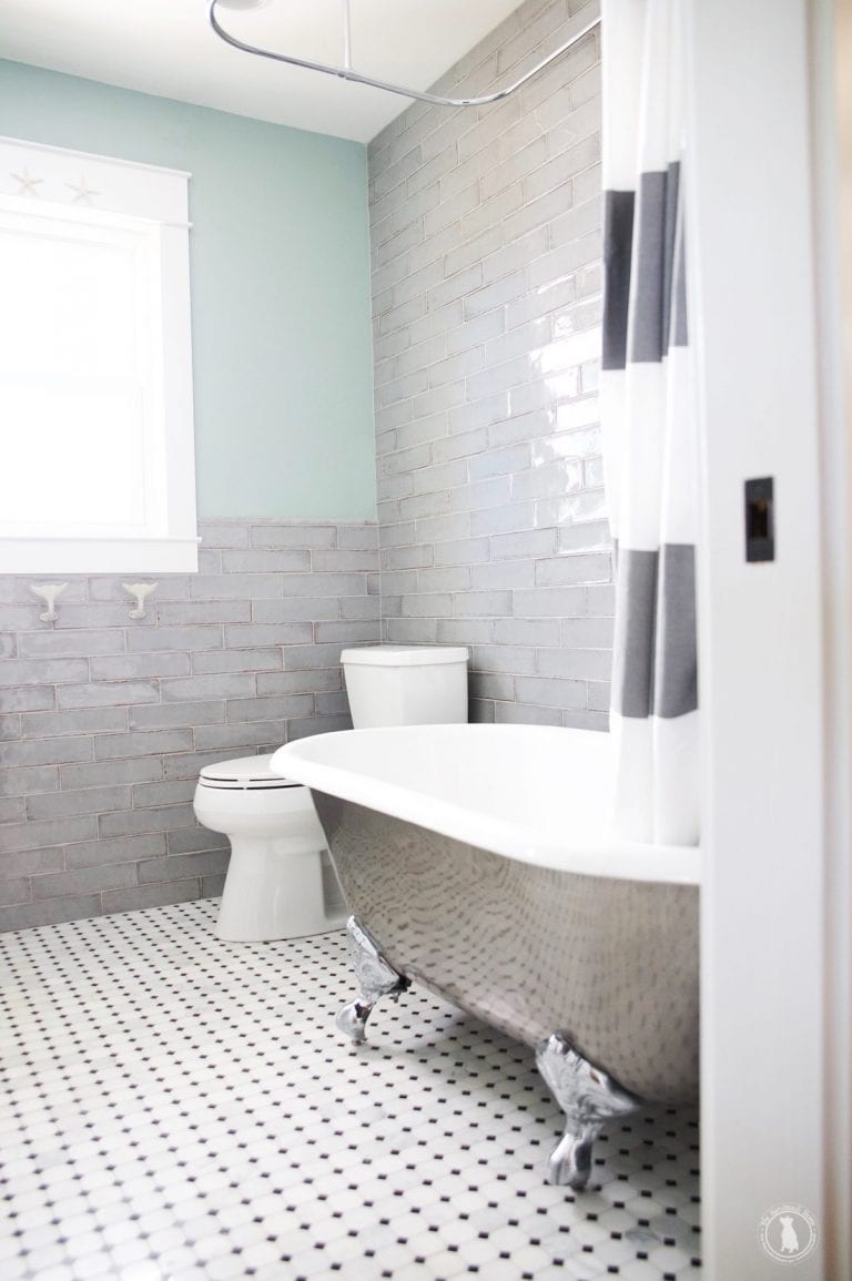 tips and tricks for designing a small bathroom
