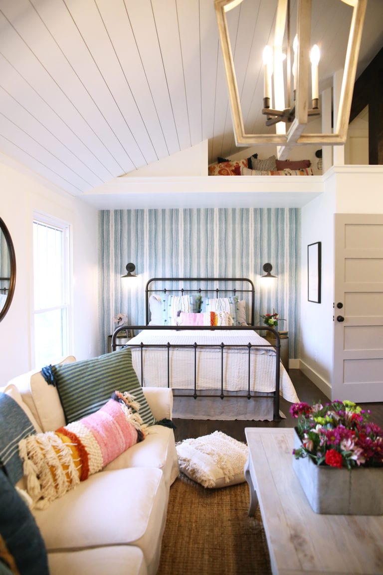 garage to airbnb – a multifunctional space