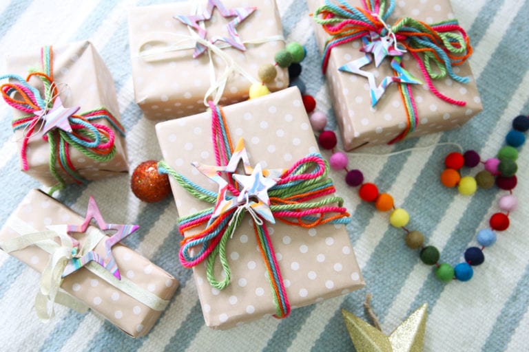 easy christmas star garland + gift topper