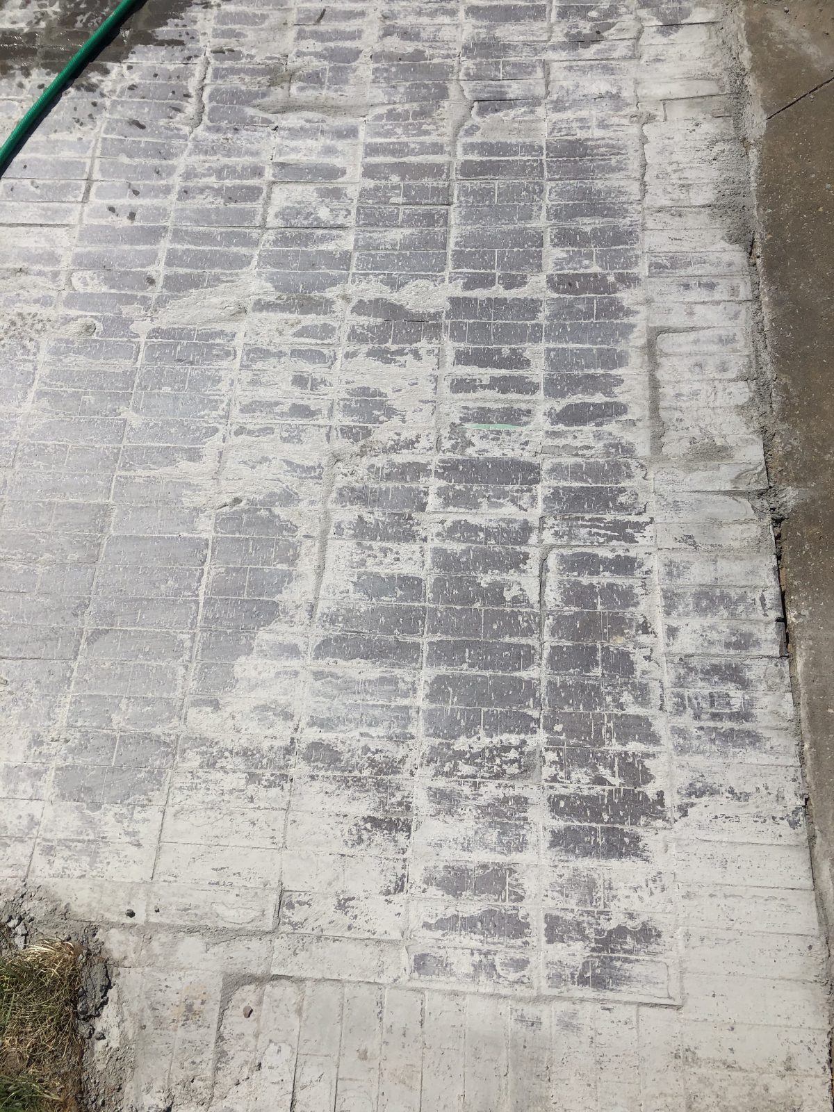 how to lay and age a brick patio