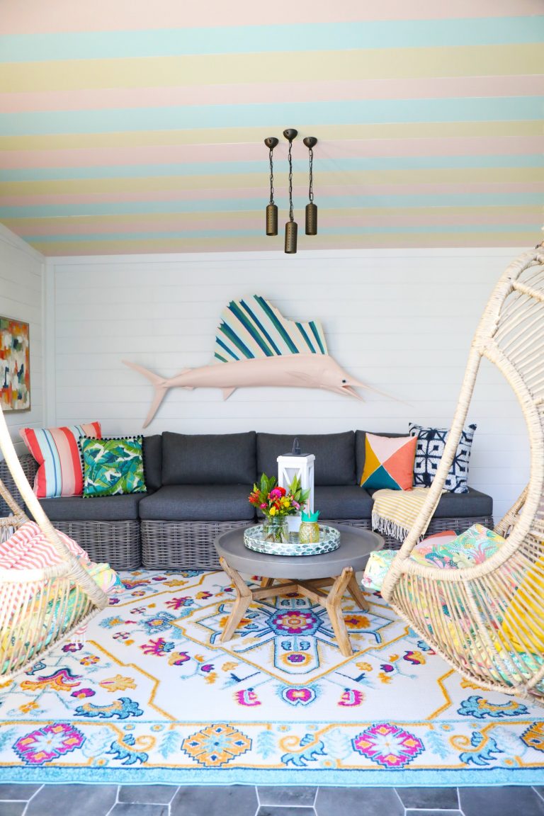tips for decorating an outdoor porch