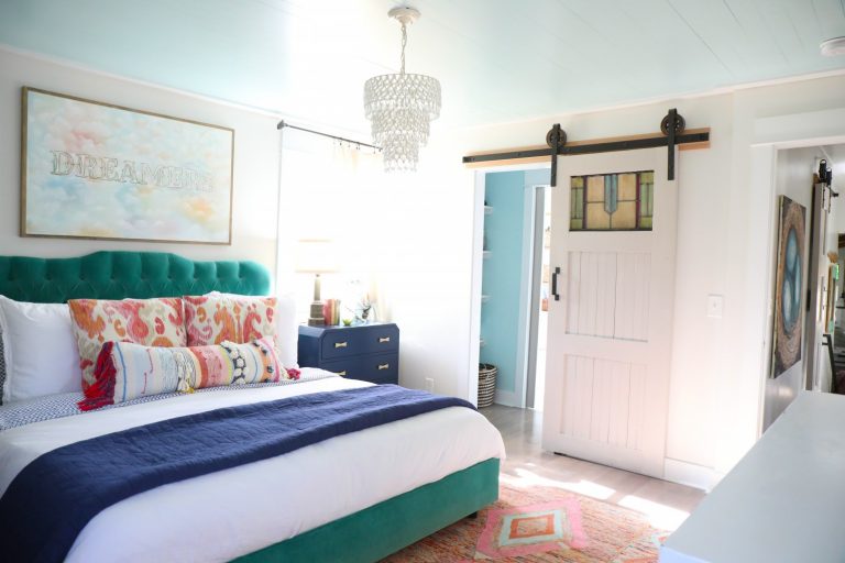 how to bring colors into your bedroom