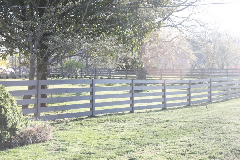 how to build a fence
