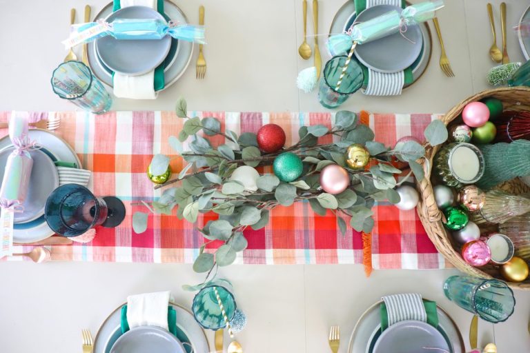 how to make metallic table crackers + free printables