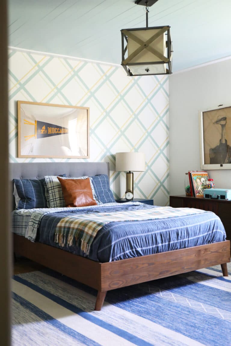 easy vintage pennant display