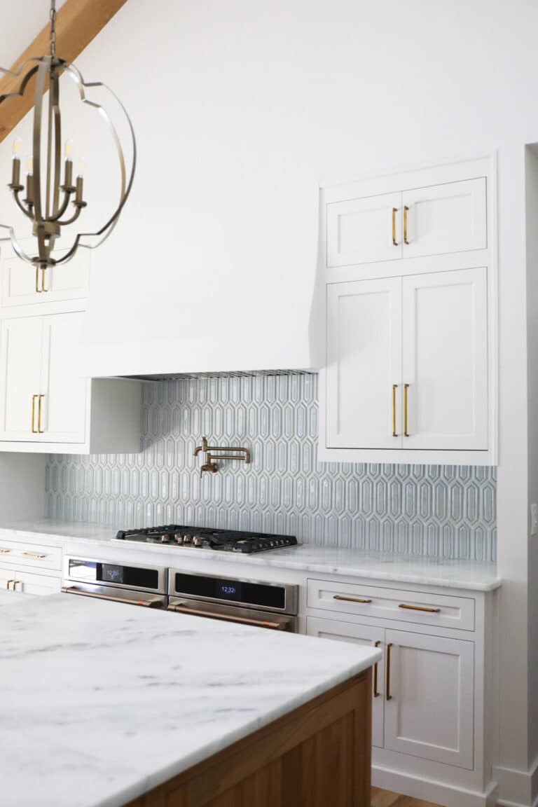 tips for open shelving in a kitchen
